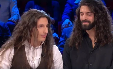 Affari Tuoi, attacco-choc a Sandokan e a suo cugino: "Ma che problemi avete in famiglia?"