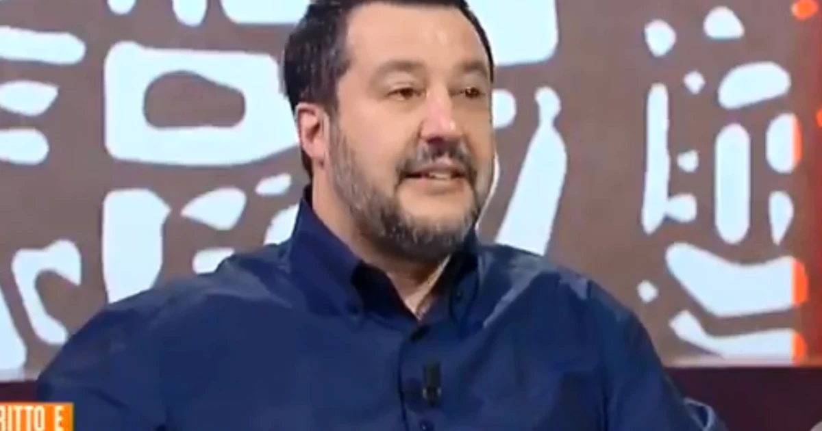 Dritto e Rovescio, gelo in studio: "Salvini, ha gli occhi lucidi?". La strana domanda di Del Debbio