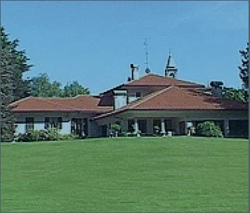 Silvio Berlusconi regala una villa in Brianza a Francesca Pascale