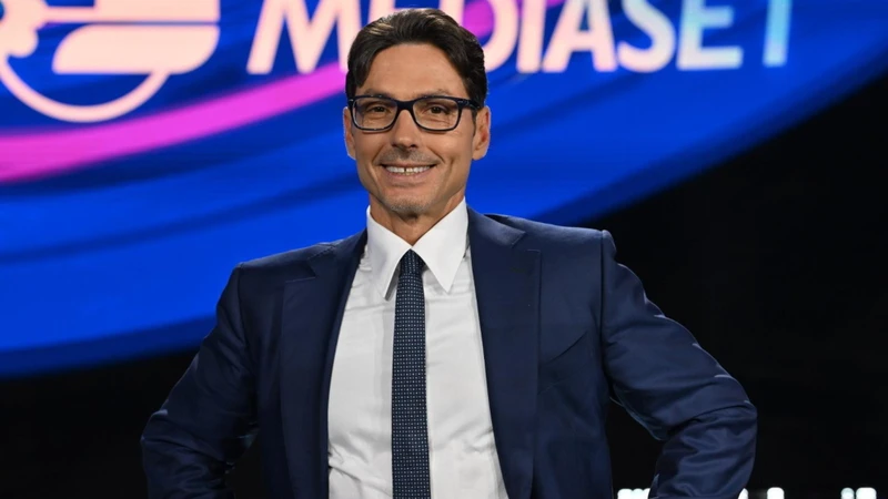 https://media.liberoquotidiano.it/sO7I5fchbTDzFzcLpd1fUMzPuS_4pHELSrWKjnLAPNE/width:800/quality:90/aW1hZ2VzLzIwMjUvMDkvMDgvMDkwMTM1Nzk5LTczNjE3OTVhLWJiOTAtNGJjNC05NGE2LTdhZWQ4YzliMTliNi5qcGVn.webp