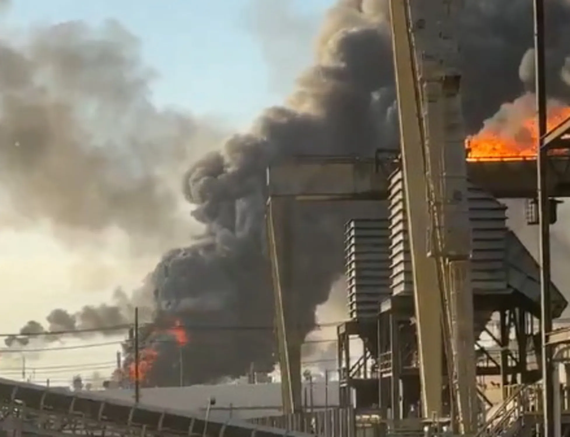 Leggi l'articolo: "Stanno per attaccare l'Iran": tam tam, il conflitto deflagra?