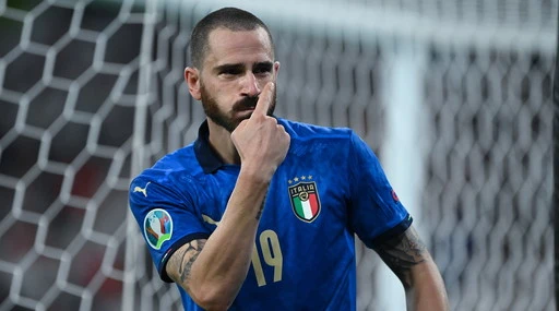 Leonardo Bonucci, "ho sentito Cristiano Ronaldo": la 'minaccia' all'ex compagno, "tanto sa che le prende"