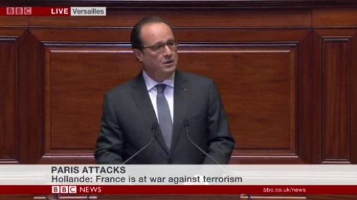 Hollande è in guerra: "Controllo alle frontiere, uniti contro il terrorismo"