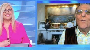 Domenica In, Mara Venier e il fuoriprogramma Renzo Arbore: "Stai facendo finta di parlare"