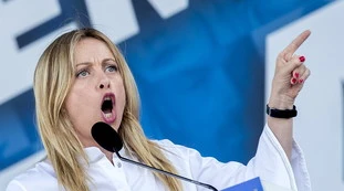 Girogia Meloni replica a Beppe Grillo: "Il partito unico? Roba che piace ai tuoi amici comunisti cinesi"
