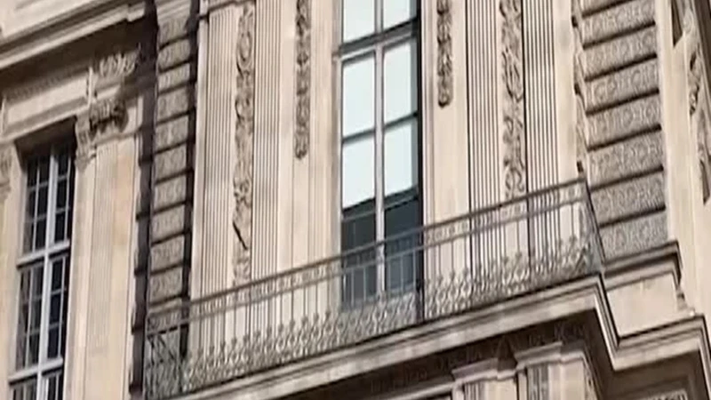https://media.liberoquotidiano.it/sU43bplrd4zSIjFsZUseLoLAfMCGU7rWYV3Y33u8ci0/width:800/quality:90/aW1hZ2VzLzIwMjUvMTAvMjUvMTUwOTQzMTYxLWExZWFhZDMwLTkyZmEtNDk4ZS05ZTEwLTVhZGY5MWQ3ZGFlMi5qcGc.webp