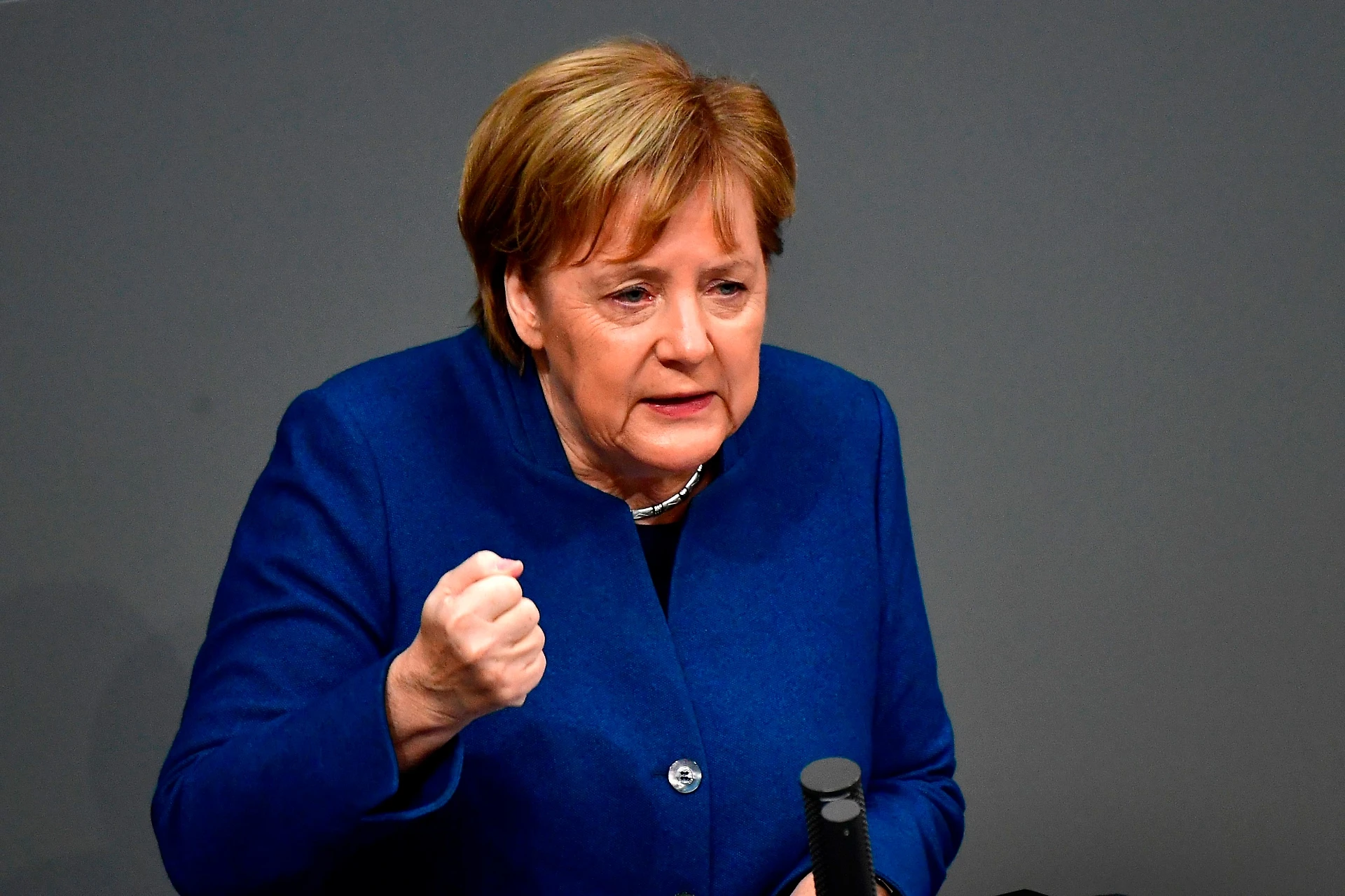 Angela Merkel, il documento riservato di Berlino contro Roma: lo scudo anti-Italia