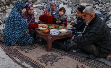 Nicola Fratoianni, "povera Gaza!". La figuraccia: ha sbagliato foto...