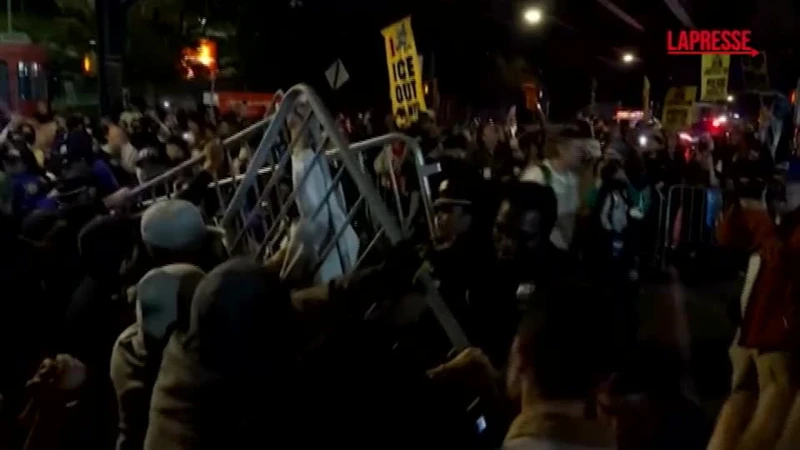 New York, agente ICE spara a un dominicano: scontri tra polizia e manifestanti