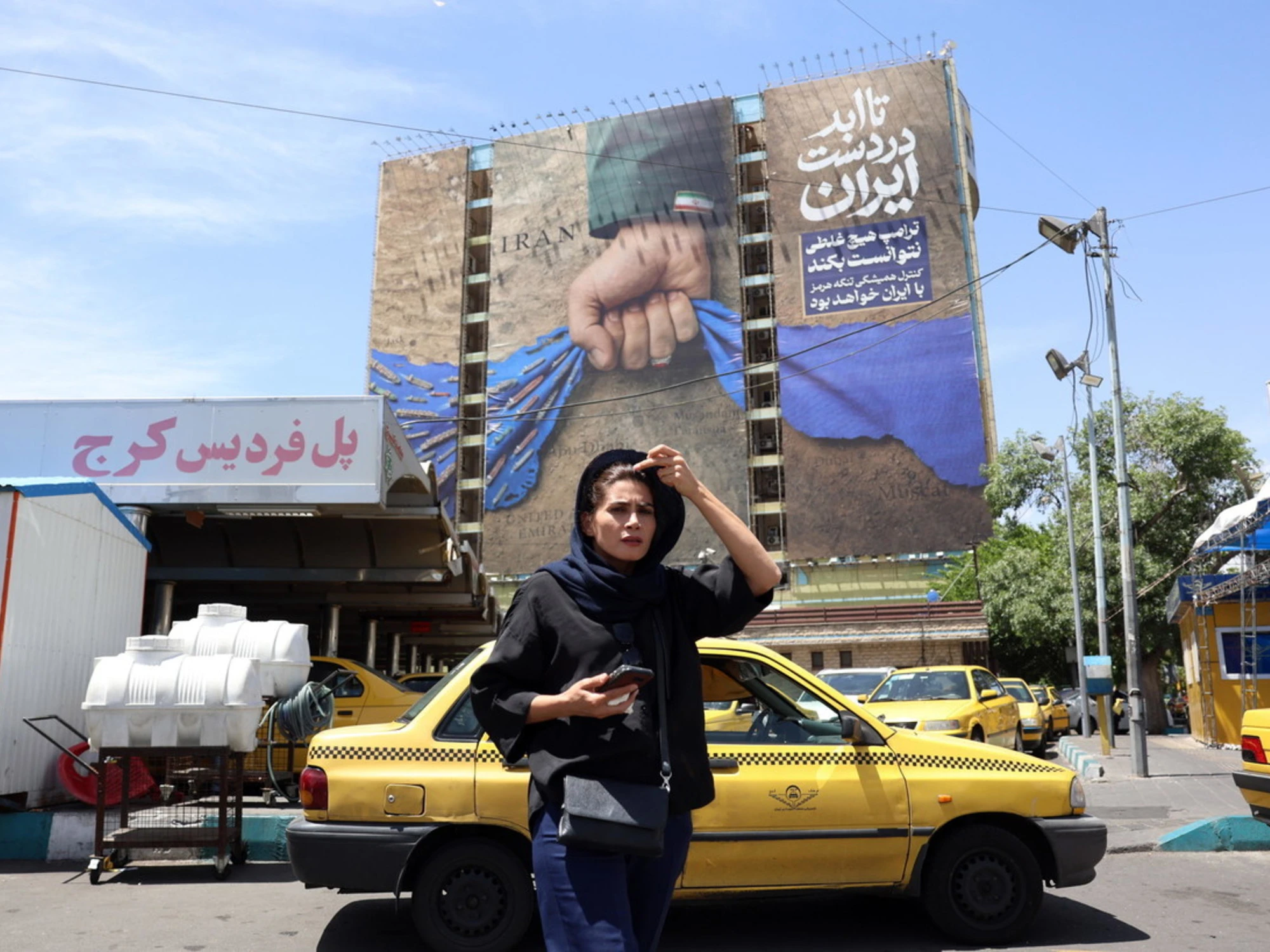 Iran, la giornata. Trump: vicina l'intesa. Khamenei, Teheran rompe il silenzio. Nyt: accuse a Putin