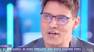 Gabriel Garko al Live, il bacio a Barbara D'Urso: "Mi hai illusa", "Finalmente sono me stesso"