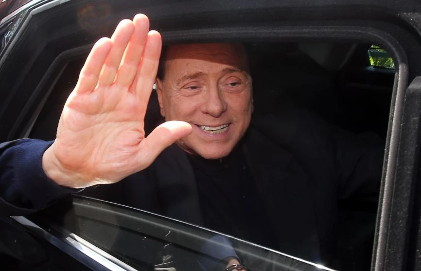 Silvio Berlusconi: "Basta a queste aliquote, introduciamo la Flat Tax. Roma? Subito al voto"