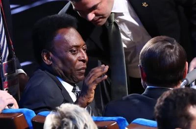 Pelé rassicura: "Sto bene"