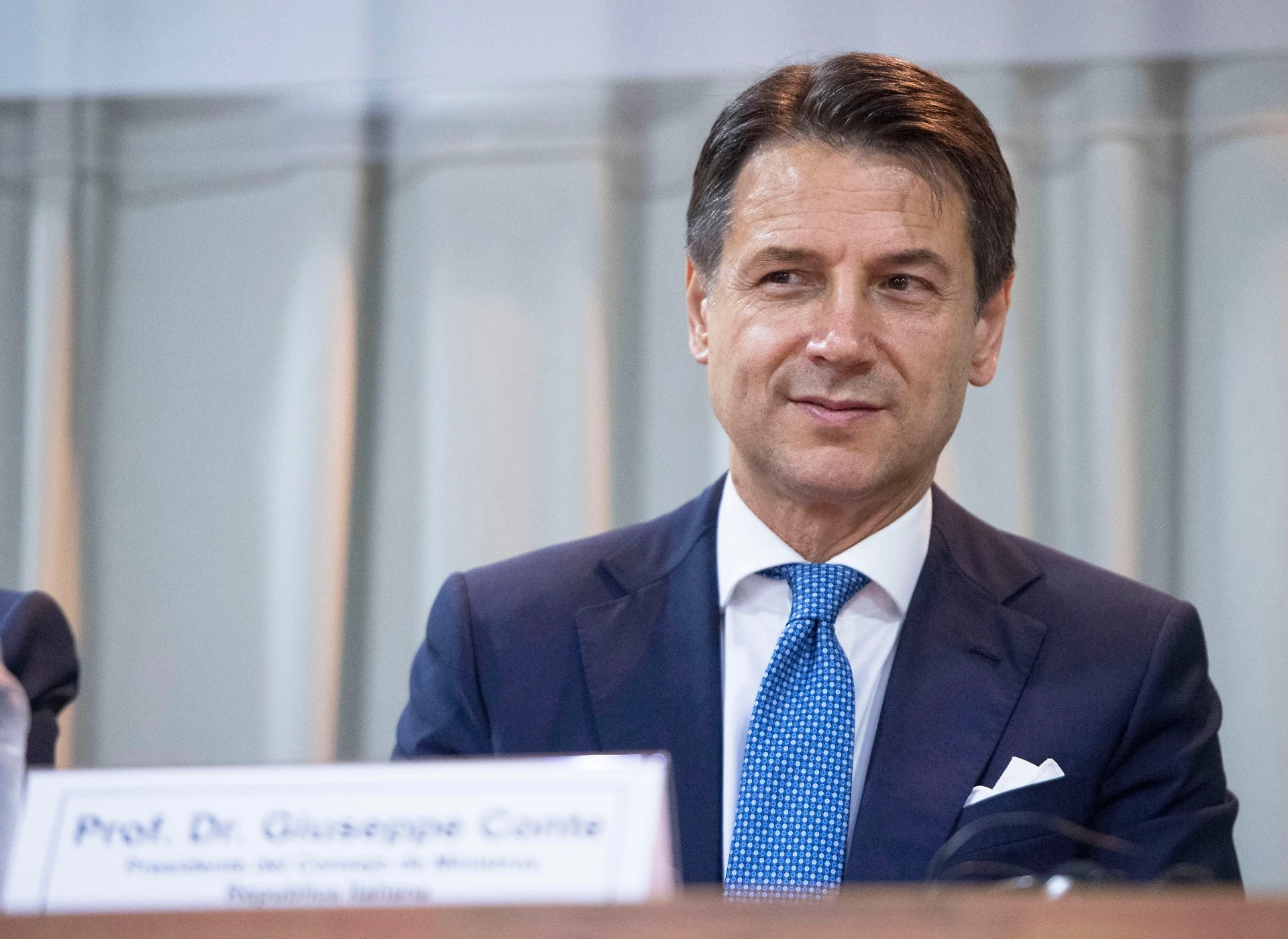 Giuseppe Conte, la trattativa disperata sulla Manovra con l'Europa: come lo mandano al macello