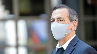 Beppe Sala "va decapitato"? Minacce e choc: ecco chi lo vuole morto nella Marina Militare