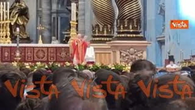 Conclave, Monsignor Re: "Lo Spirito Santo ci regali un Papa per il bene dell'umanità"