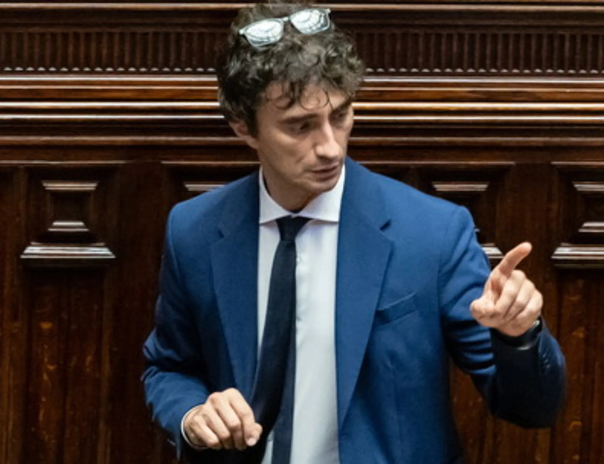 Leggi l'articolo: "Rispondete a questa domanda". Bignami le suona a Giuseppi
