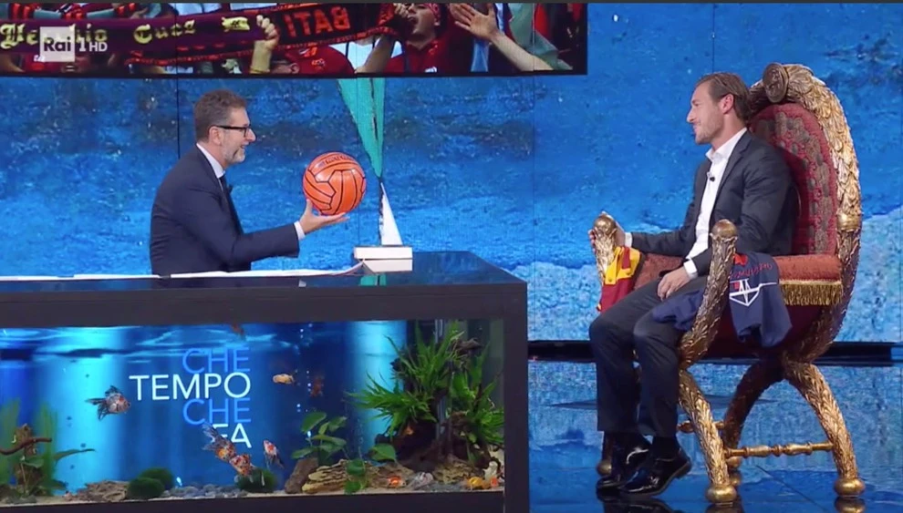Che tempo che fa, confessione-choc di Francesco Totti: "Quando spoglio Ilary Blasi...". Fabio Fazio di stucco