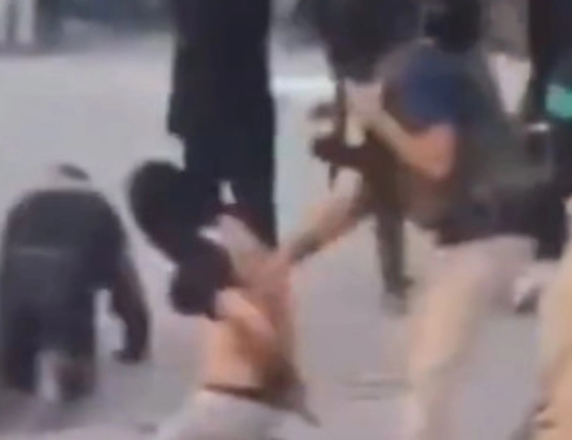 Hamas, torna l'orrore: "In ginocchio", giustiziati con un colpo in testa. Immagini forti