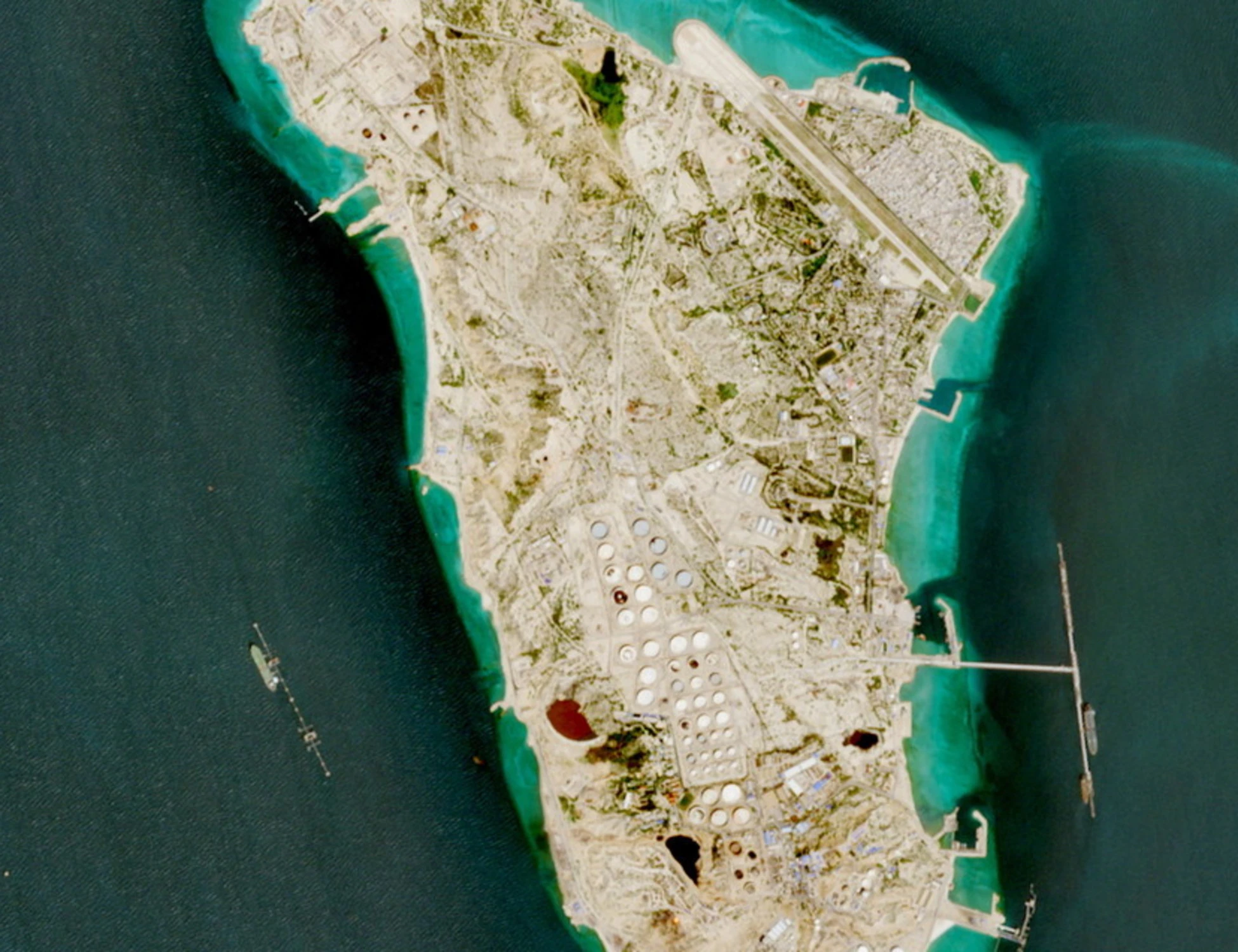 Iran, guerra nel golfo: la giornata. Esplosioni sull'isola di Kharg