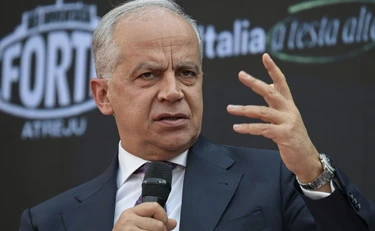 Albania, Piantedosi smonta la sinistra: "80 euro al giorno? Non è un 5 stelle"