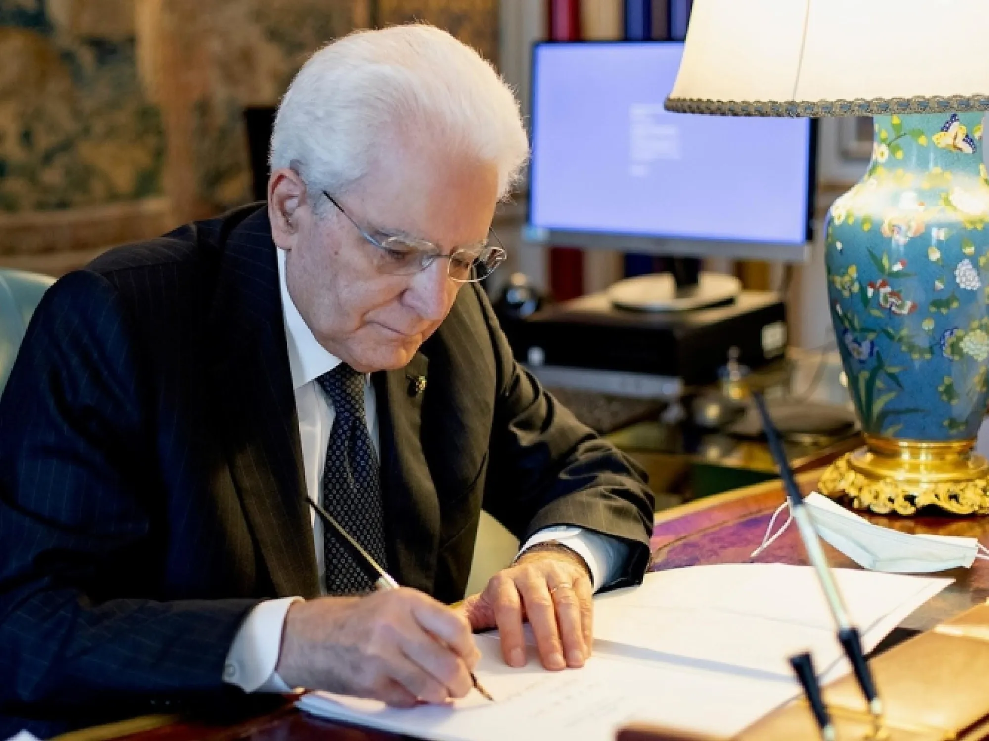 Leggi l'articolo: Legge elettorale, Mattarella ha firmato. La sinistra si schianta