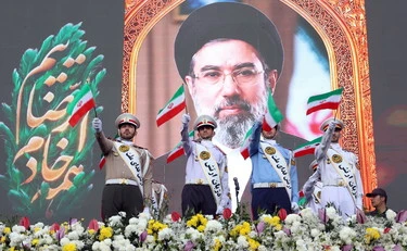 Iran, la guerra nel Golfo in diretta. Khamenei: 