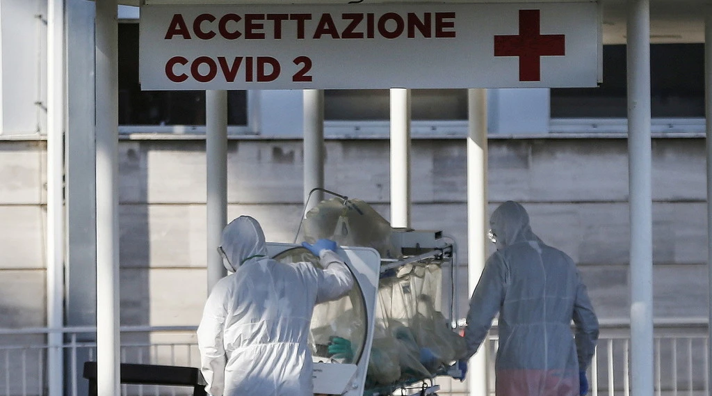 Coronavirus, bollettino di Pasqua: 326 morti e risale il tasso di positività. Meno ricoveri, ma ospedali ancora in crisi