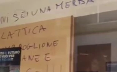 "Cocainomane". E Salvini smaschera i teppisti