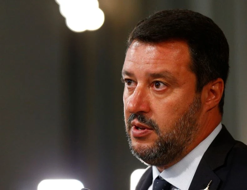 Augusto Minzolini: "Matteo Salvini pronto a tutto, anche a umiliarsi davanti ai 5 Stelle. E come a poker..."