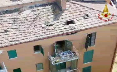 Perugia, esplode una palazzina: "Si è buttata nel vuoto", una tragedia