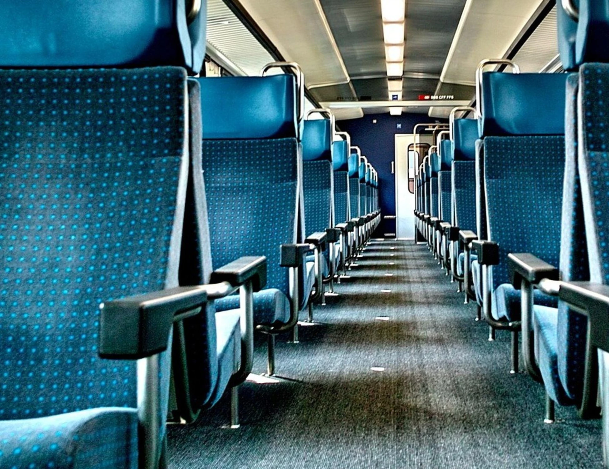 Pavia, atti osceni sul treno davanti alla studentessa: una scena agghiacciante