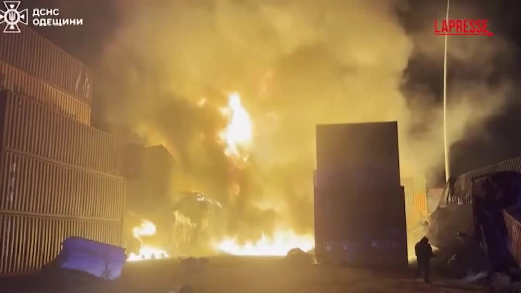 Ucraina, droni russi su Odessa: colpite infrastrutture civili e portuali