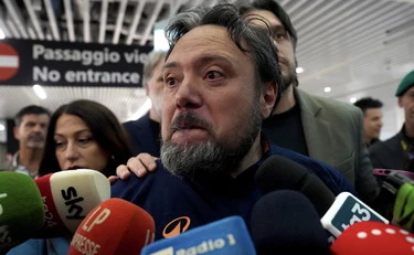 Vigilanza Rai, la follia del 5s Carotenuto: "Atto fascista", deriso da Rita Dalla Chiesa