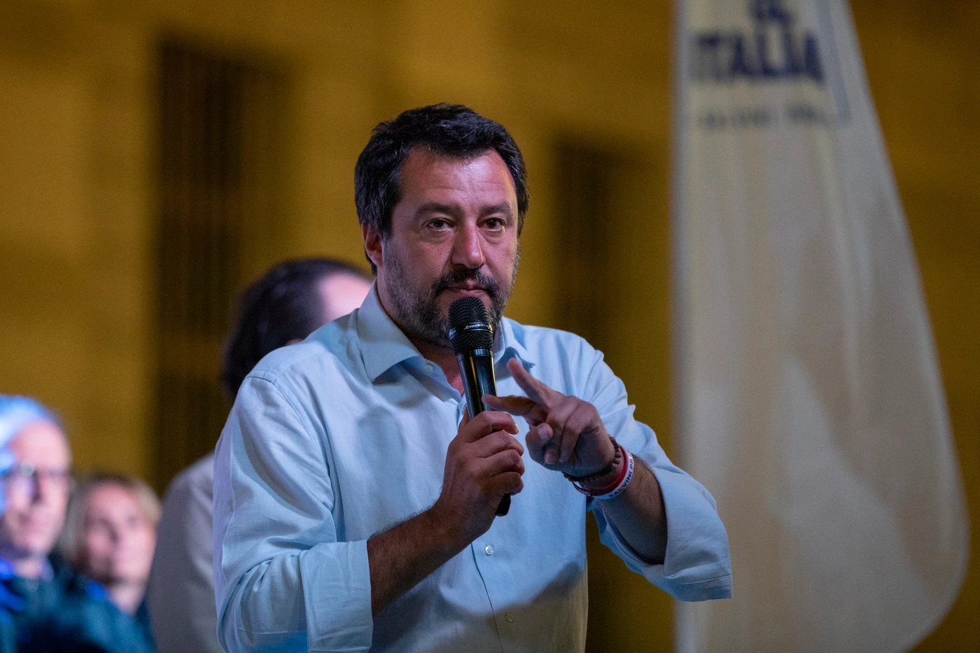 Matteo Salvini, la rabbia dei leghisti e il pressing: "Grillini mosche impazzite. Se lui gli dice Resta lì..."