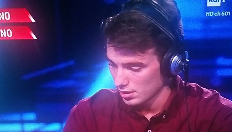 L'Eredità, Manuel vince 22mila euro e all'assedio sexy reagisce così: è svenuto in diretta tv?