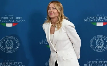 Meloni asfalta la sinistra: "L'Italia non è più un campo profughi, nonostante il boicottaggio"