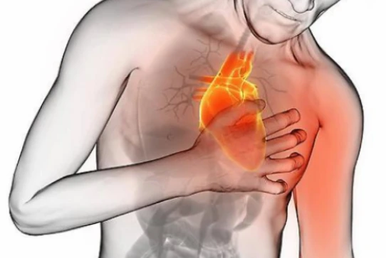 Infarto, tutta la verità: non si ammalano solo gli uomini. Il rischio per le donne dopo i 65 anni