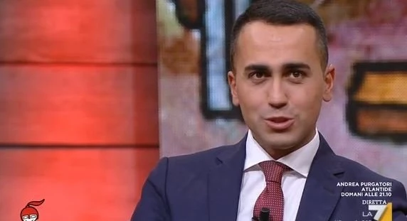 Luigi Di Maio, spaventosa figuraccia a DiMartedì: Giovanni Floris domanda, lui fa scena muta