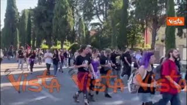 https://media.liberoquotidiano.it/skFBplx51utxBZvSYDcpnJX7uj_SN3cbg4YdHO6LK6E/width:800/quality:90/aW1hZ2VzLzIwMjUvMTAvMDQvMTQ0ODQxMTk5LWJmOWJhZjYyLTU2MTgtNDBlZC1hMThiLTRmMDJlMTU2M2Y2NS5qcGc.webp