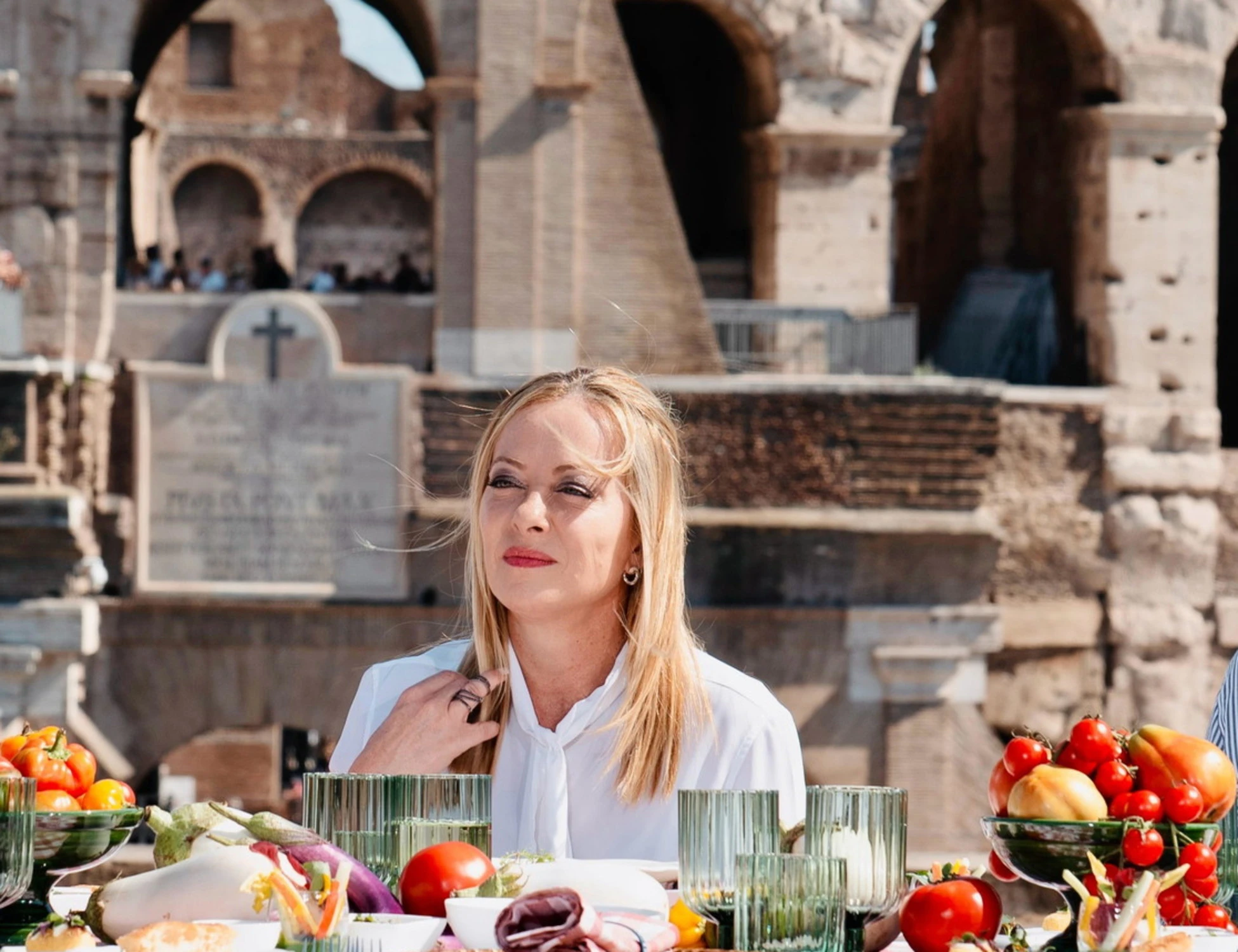 Giorgia Meloni promuove la cucina italiana? La sinistra perde la testa: "Regime"