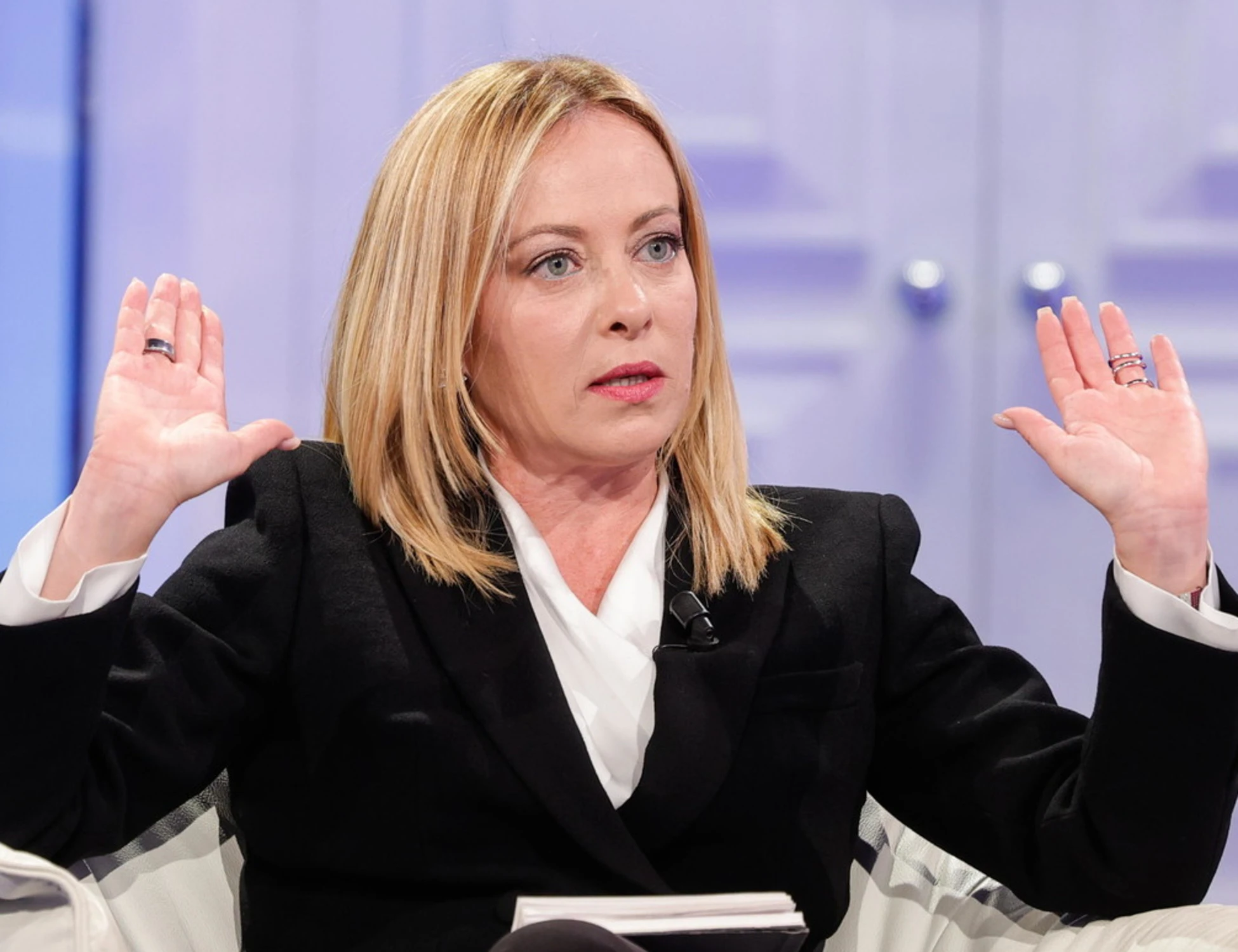 Meloni denunciata per genocidio, "qualcuno spera nell'aiuto delle toghe"