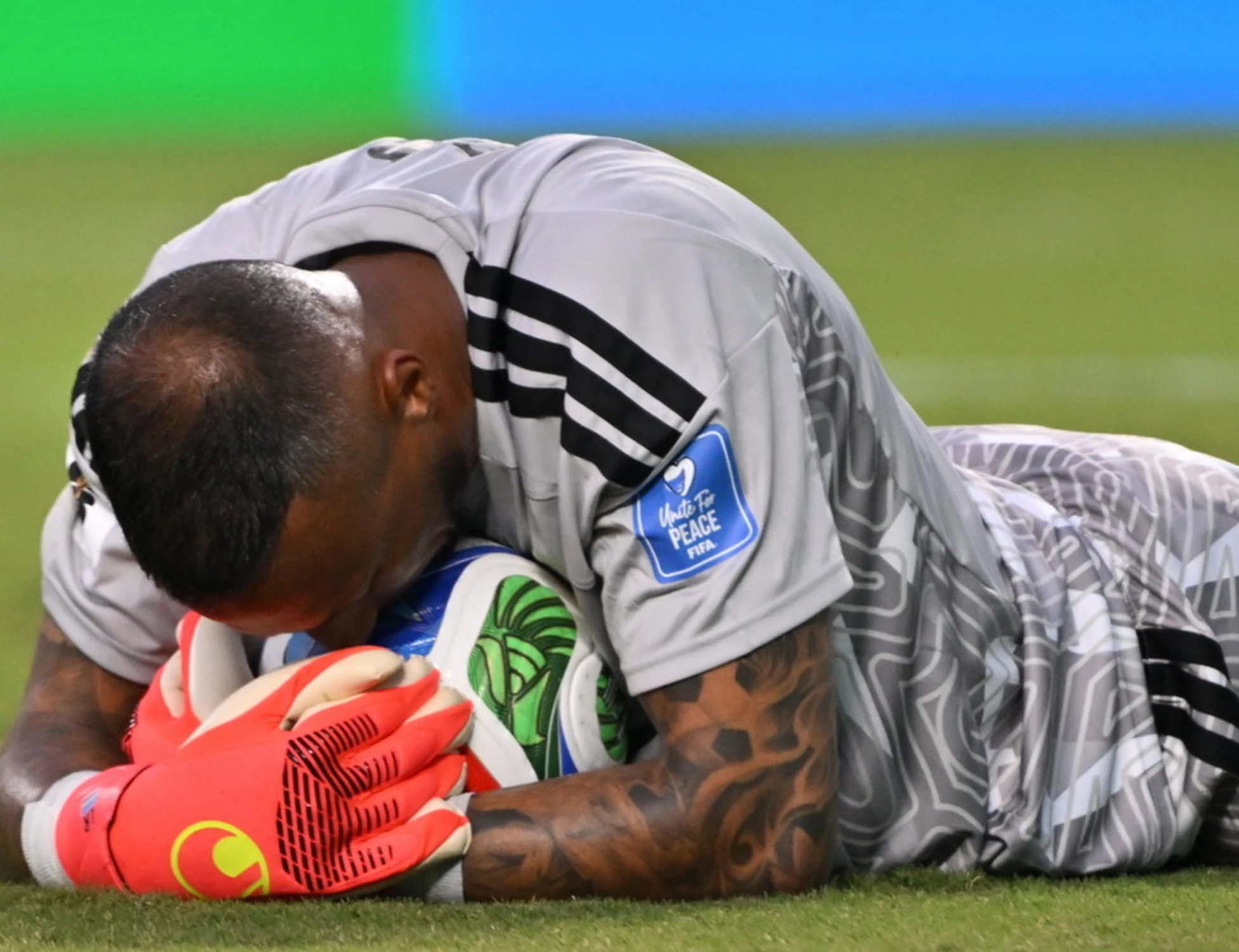 Eloy Room, impresa mondiale: una leggenda in 15 parate