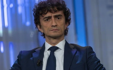https://media.liberoquotidiano.it/sqW3j5gvxQD67jM-PtbjTMpiBJiMM1dVizsyFudo1Ik/width:800/quality:90/aW1hZ2VzLzIwMjYvMDYvMjkvMTc0MzU5MzA0LWRhMmRmMGJhLTFkZWQtNDU2Mi1iNWNjLWNlZDUyYzVmZjk3OC5qcGc.webp