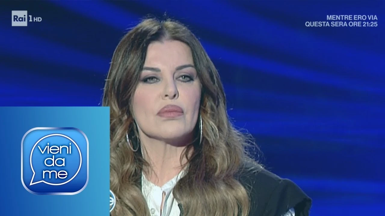 Vieni da Me, Alba Parietti fa calare il gelo dalla Balivo: "Ma veramente la Rai ti paga per questa roba?"