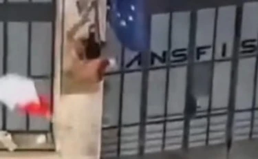 https://media.liberoquotidiano.it/srjxuNB4_wikbZBcxsGojfE2deo5Oy6LAXS7-fqwBLY/width:800/quality:90/aW1hZ2VzLzIwMjYvMDkvMDEvMTAzOTM2ODExLWVlMWNiYzgxLWNhOWQtNDE5OS1hN2Y0LTc1MGZiNGEwMTNlYy5qcGc.webp