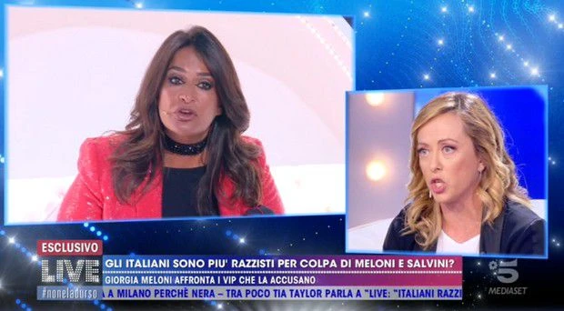 Live - Non è la D'Urso, Aida Nizar inaccettabile: insulta Giorgia Meloni in diretta, l'ira di Barbara D'Urso
