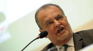 Roberto Calderoli smaschera Conte: "Il premier fa visita alla Lombardia solo ora, fuori tempo massimo"