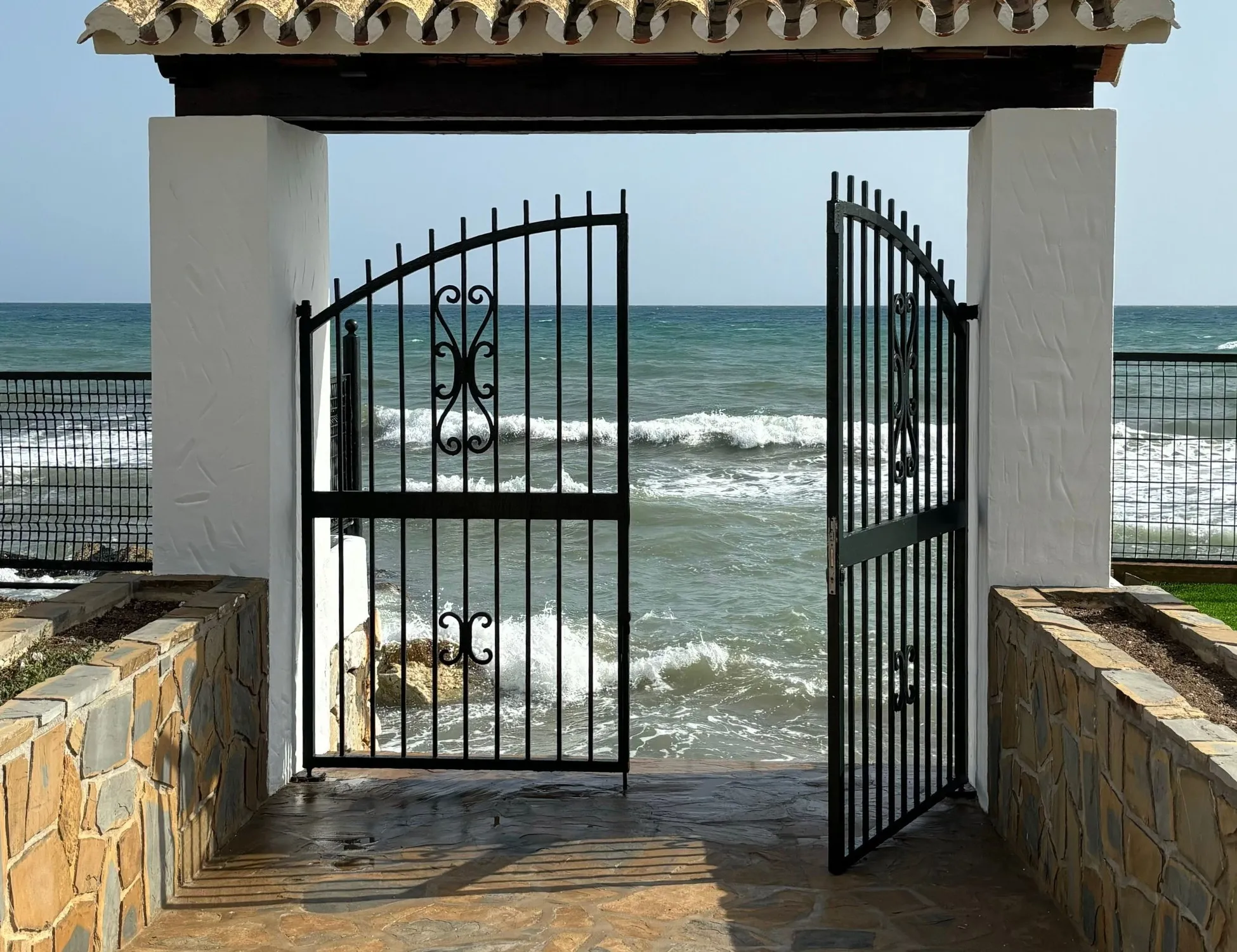 Leggi l'articolo: Prenota una casa vacanze: scoperta choc, chi c'era dentro