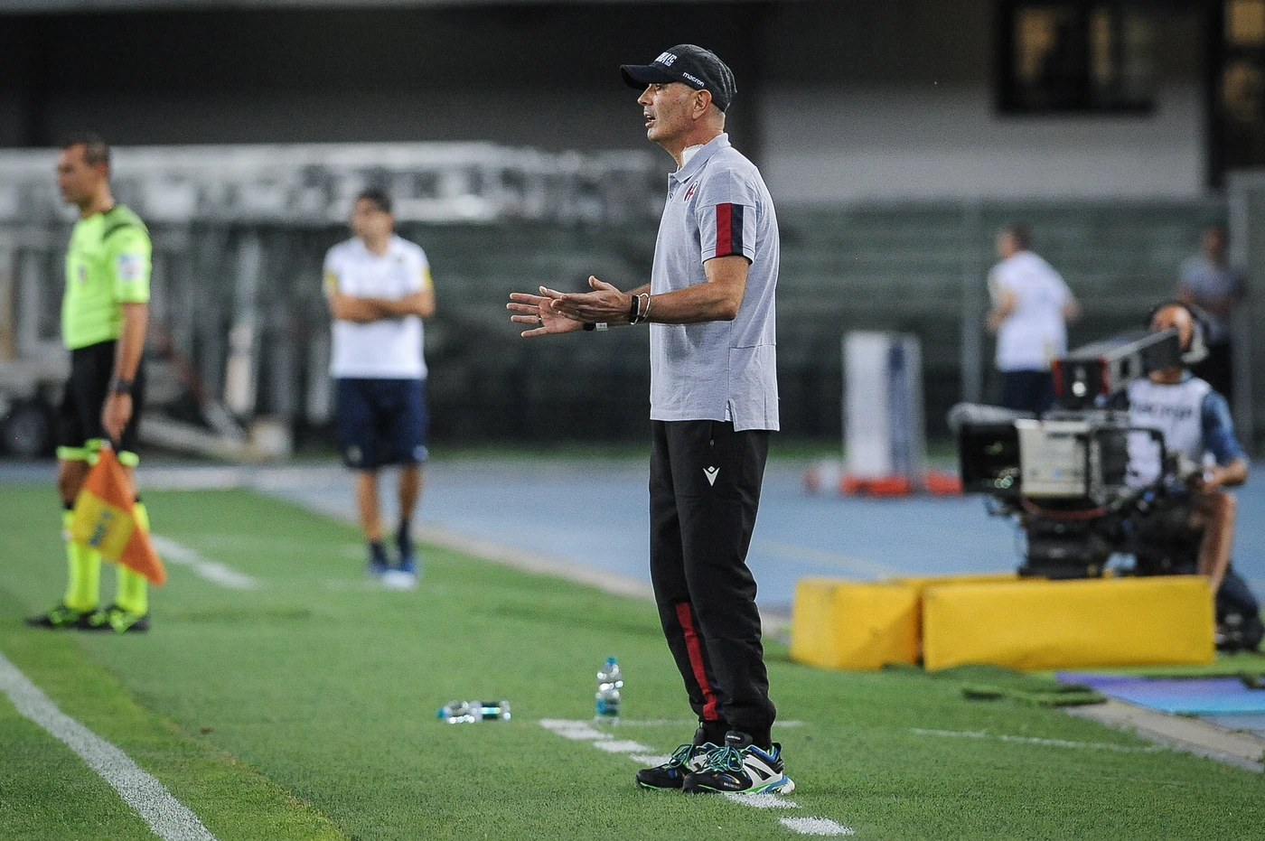 Sinisa Mihajlovic torna in panchina a sorpresa dopo la chemioterapia: clamoroso in Verona-Bologna